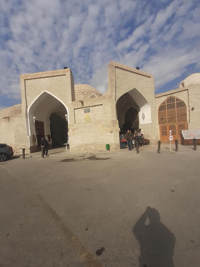 Atlas Buchara Buitenkant foto