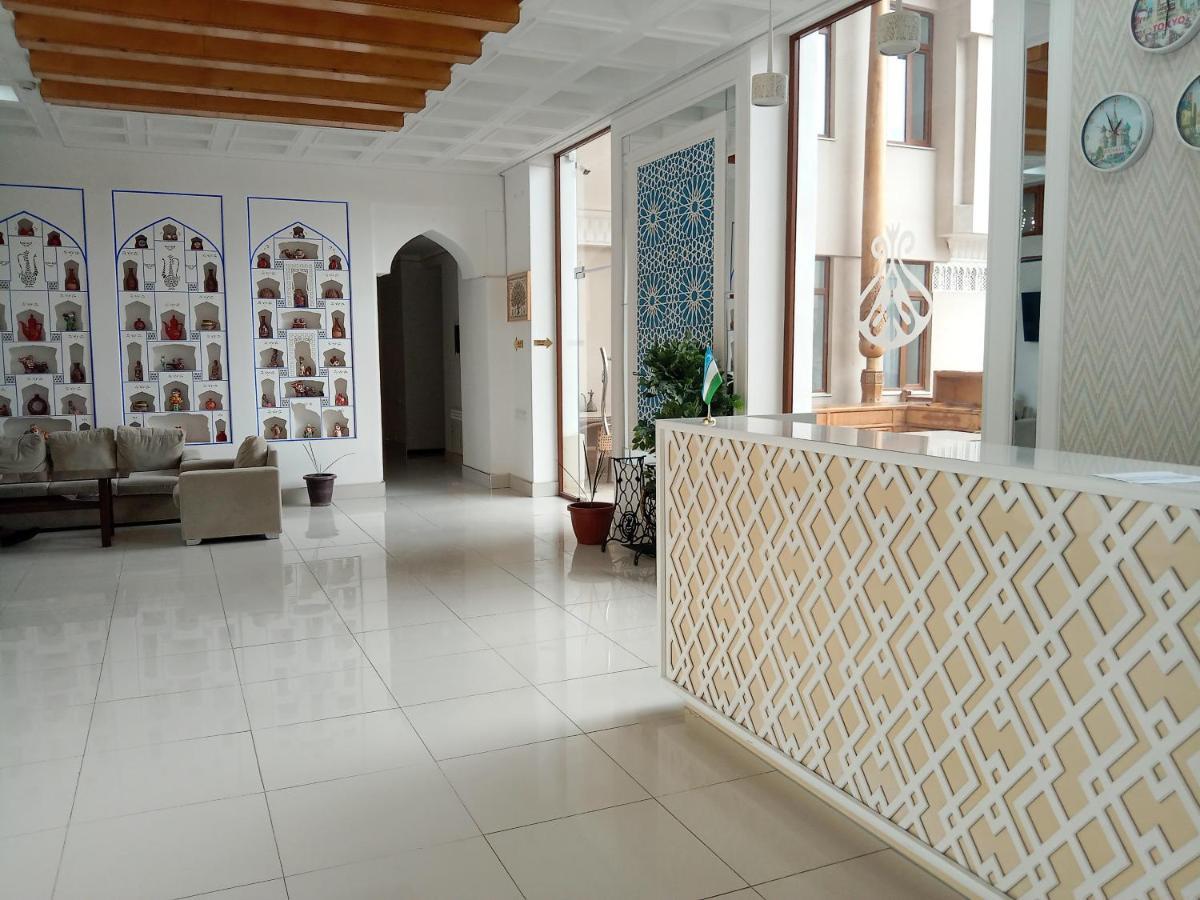 Atlas Buchara Buitenkant foto