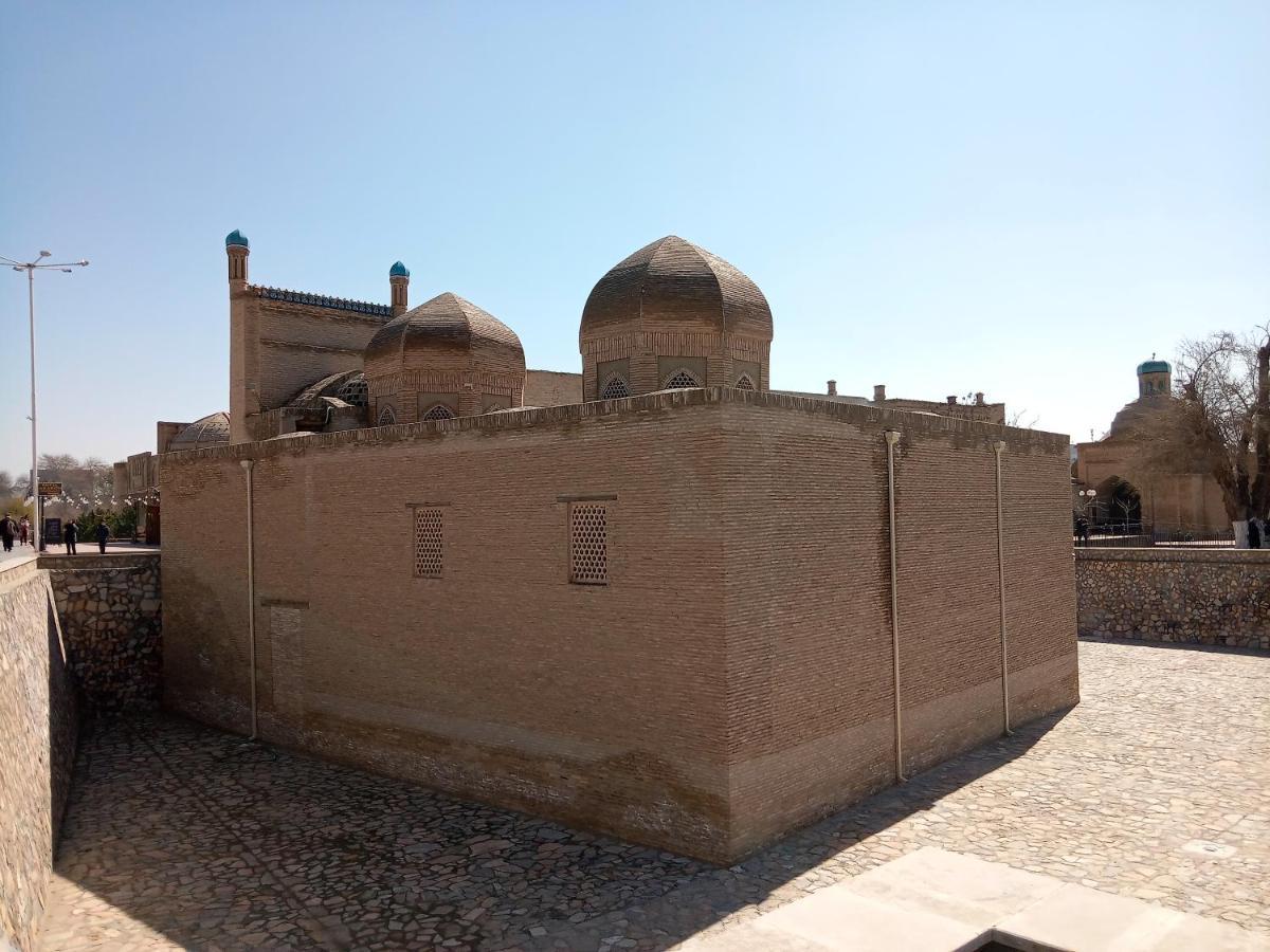 Atlas Buchara Buitenkant foto