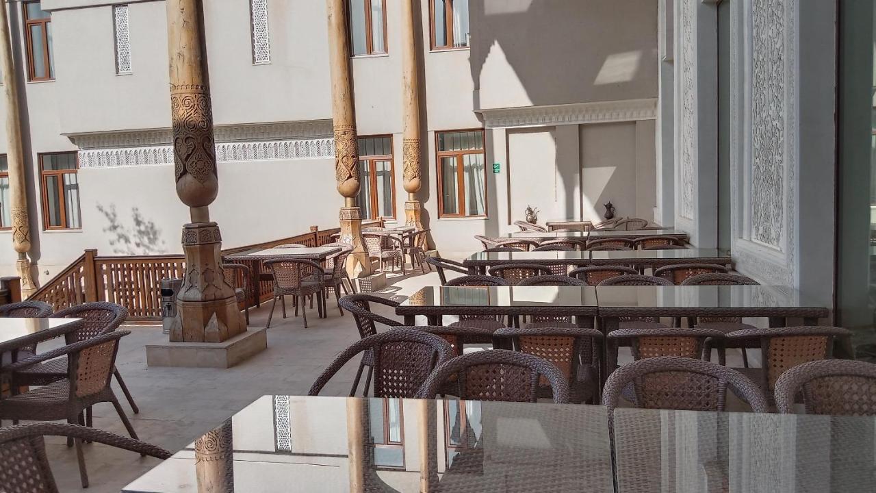 Atlas Buchara Buitenkant foto