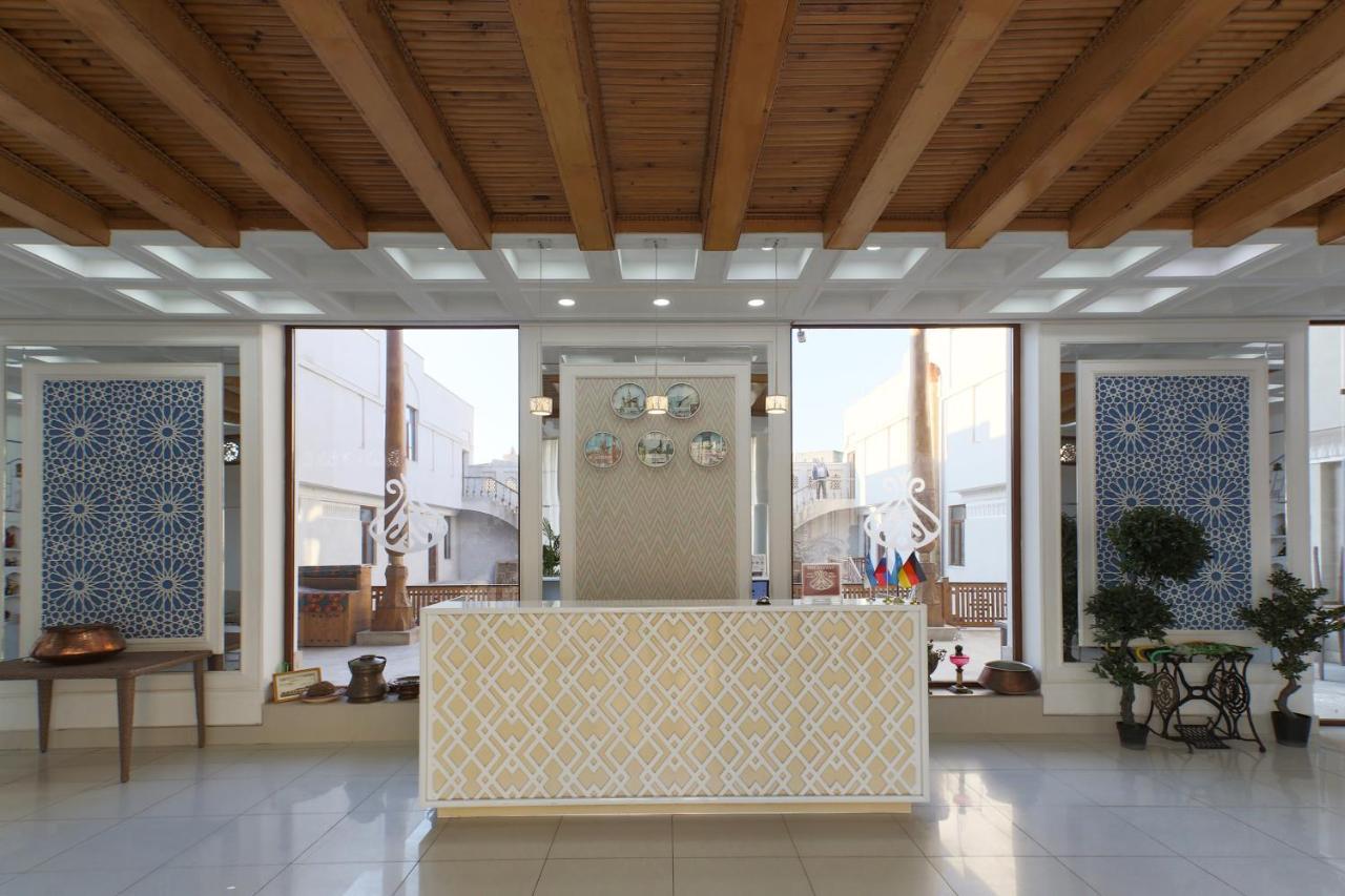 Atlas Buchara Buitenkant foto